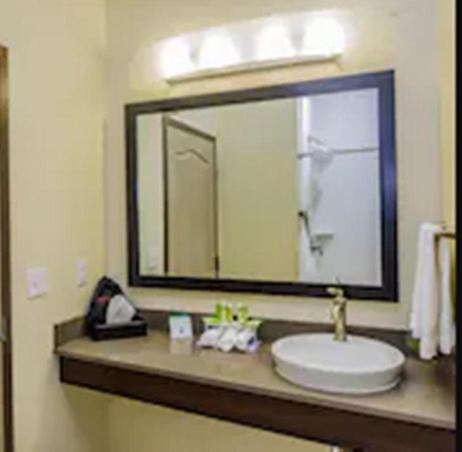 Holiday Inn Express & Suites Cheektowaga North East By Ihg Esterno foto