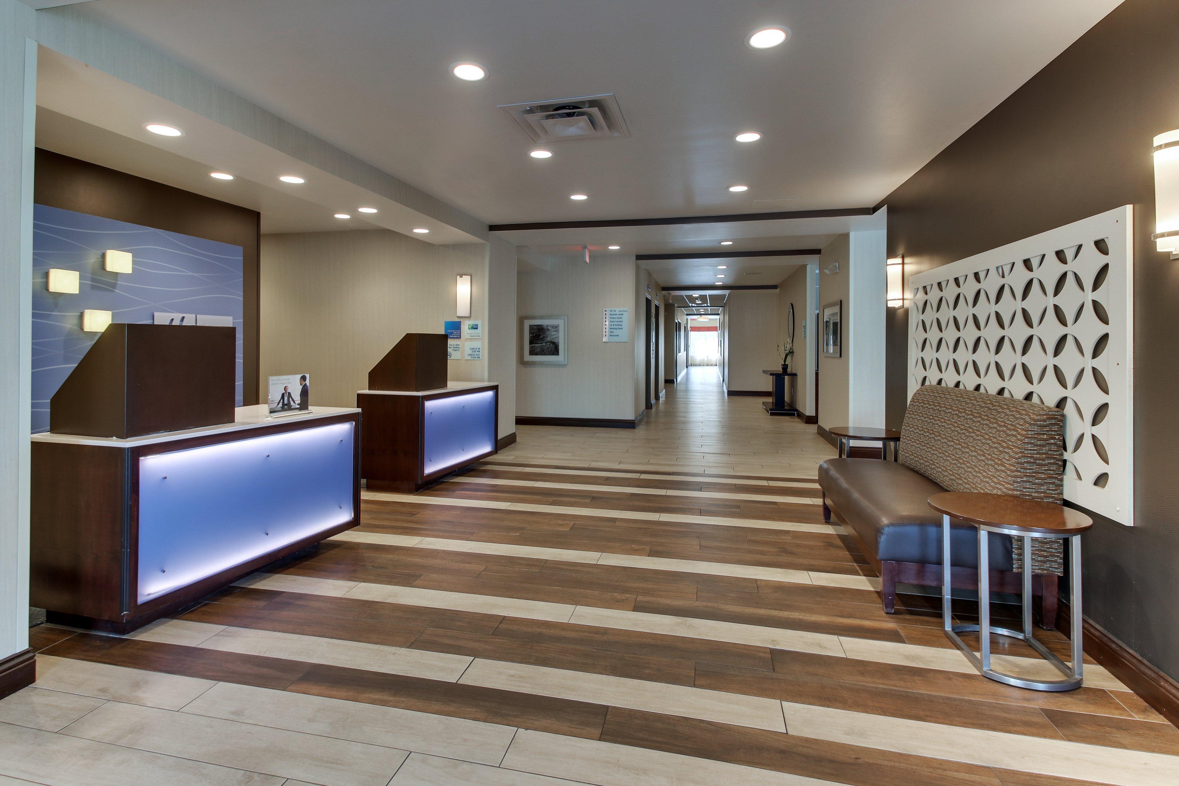 Holiday Inn Express & Suites Cheektowaga North East By Ihg Esterno foto