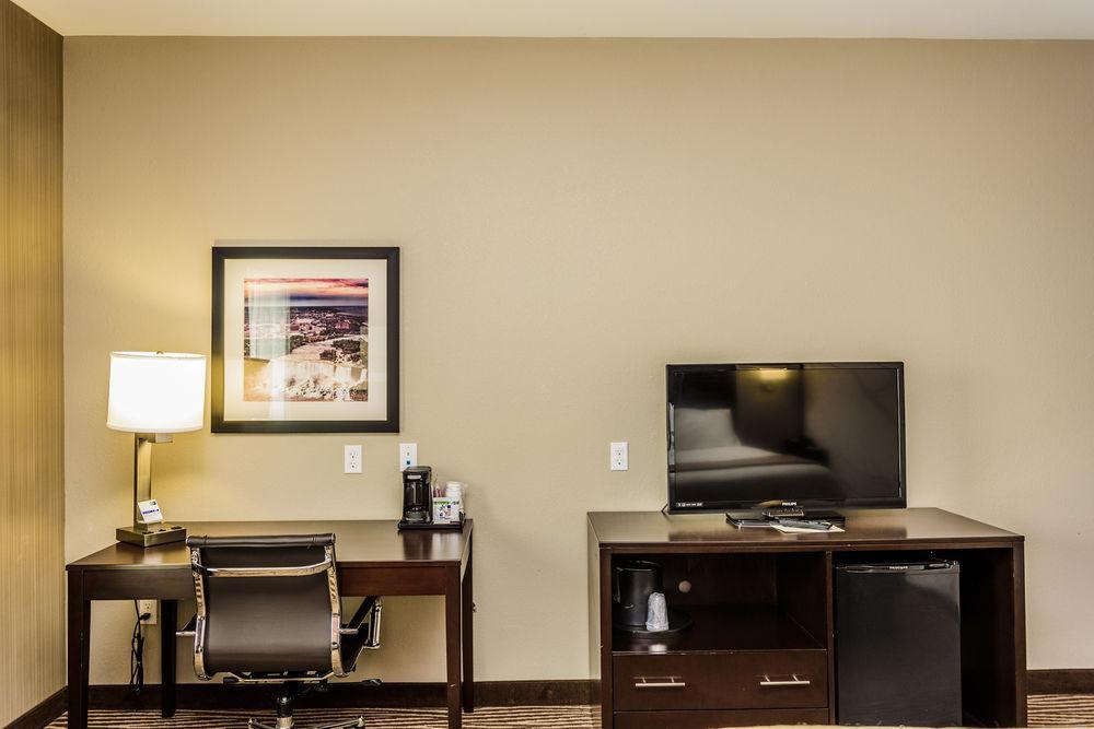 Holiday Inn Express & Suites Cheektowaga North East By Ihg Esterno foto