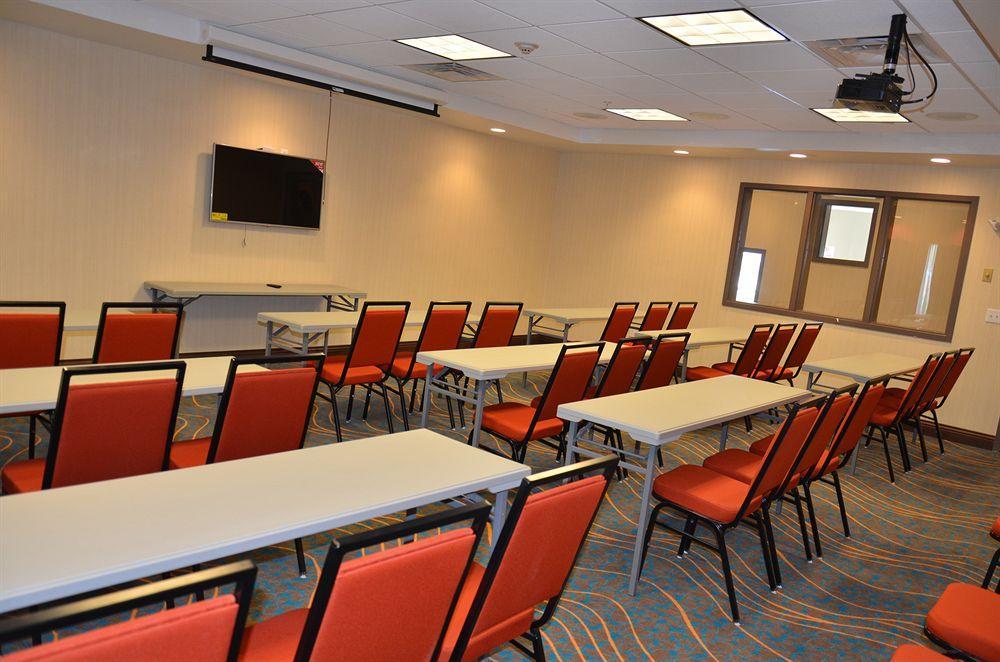 Holiday Inn Express & Suites Cheektowaga North East By Ihg Esterno foto